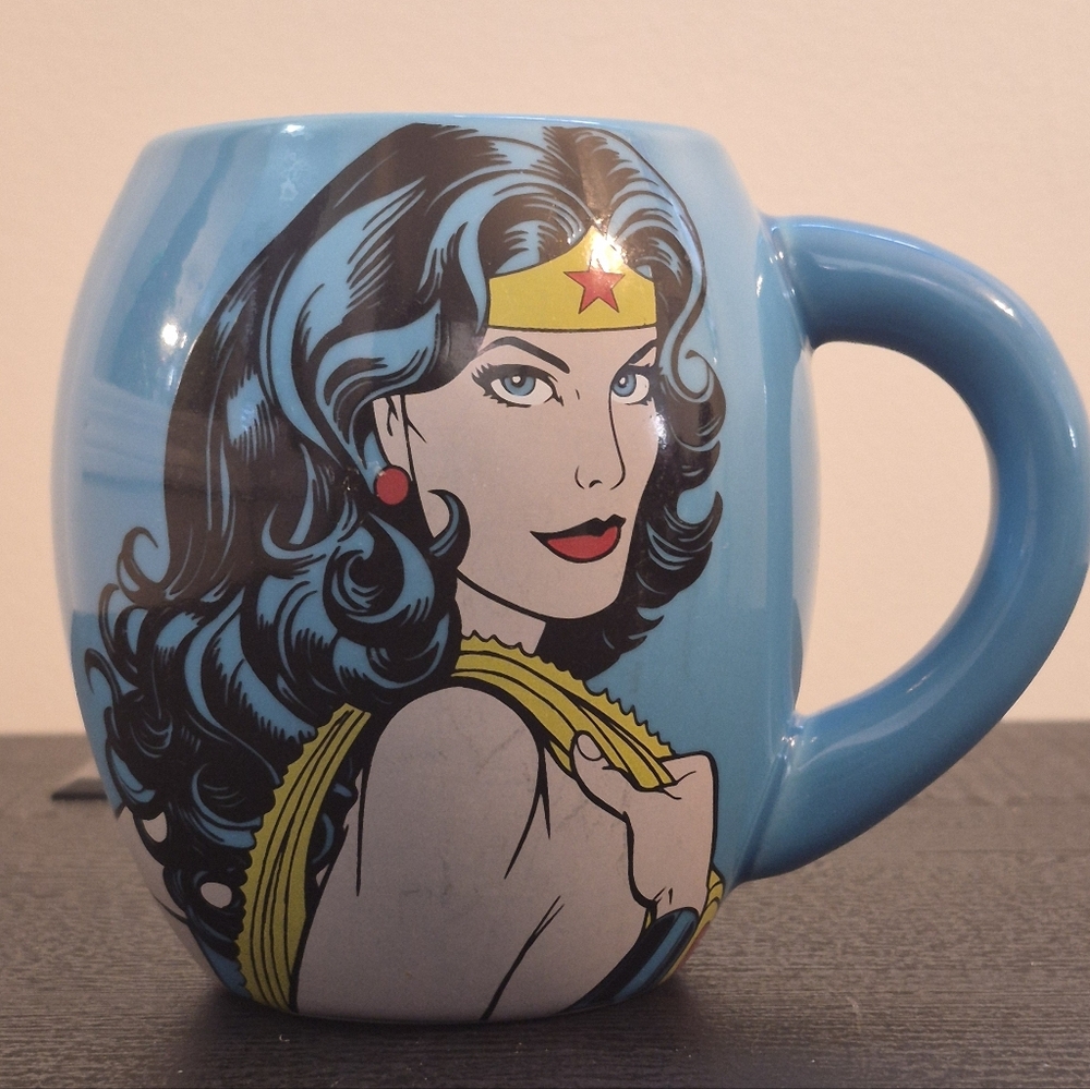 Wonder Woman Blue Oval Coffee Mug DC Comics Vandor Collectible Superhero Cup